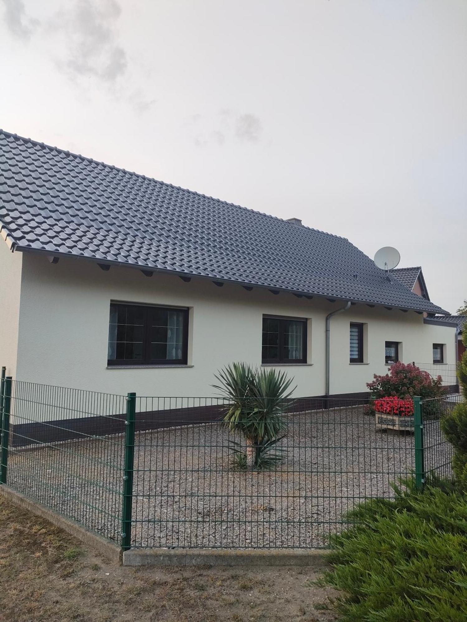 Villa Haus Am Waldrand Vetschau Exterior foto